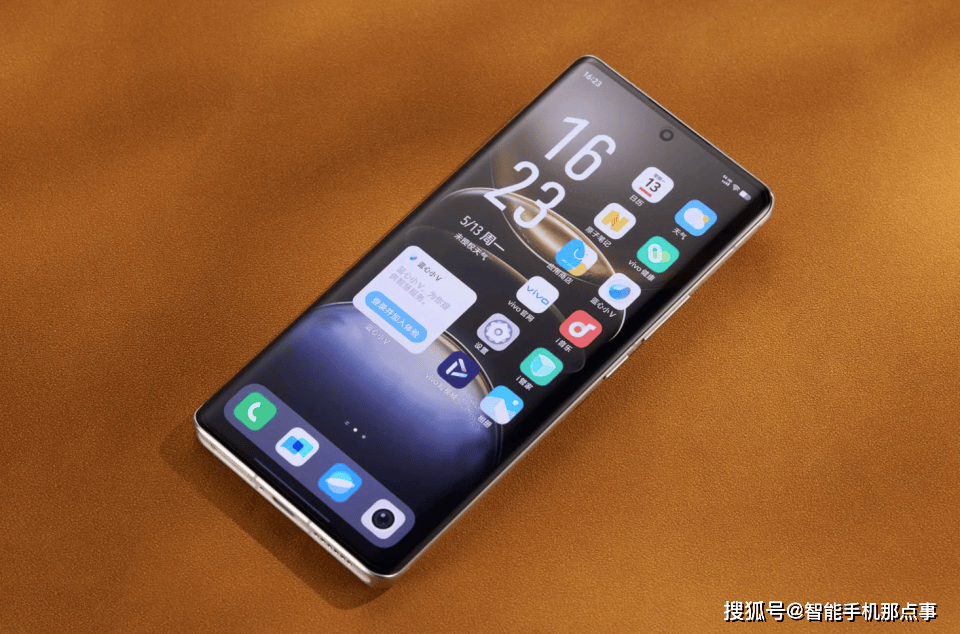 vivo X200系列线稿图曝光：直角中框+圆型模组，发布时间也已临近！